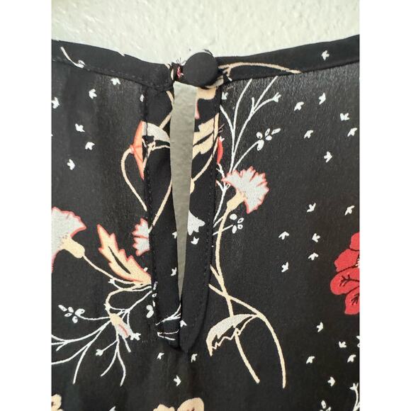 Torrid Black Floral Short Sleeve Blouse‎ Size 3X - Picture 6 of 7